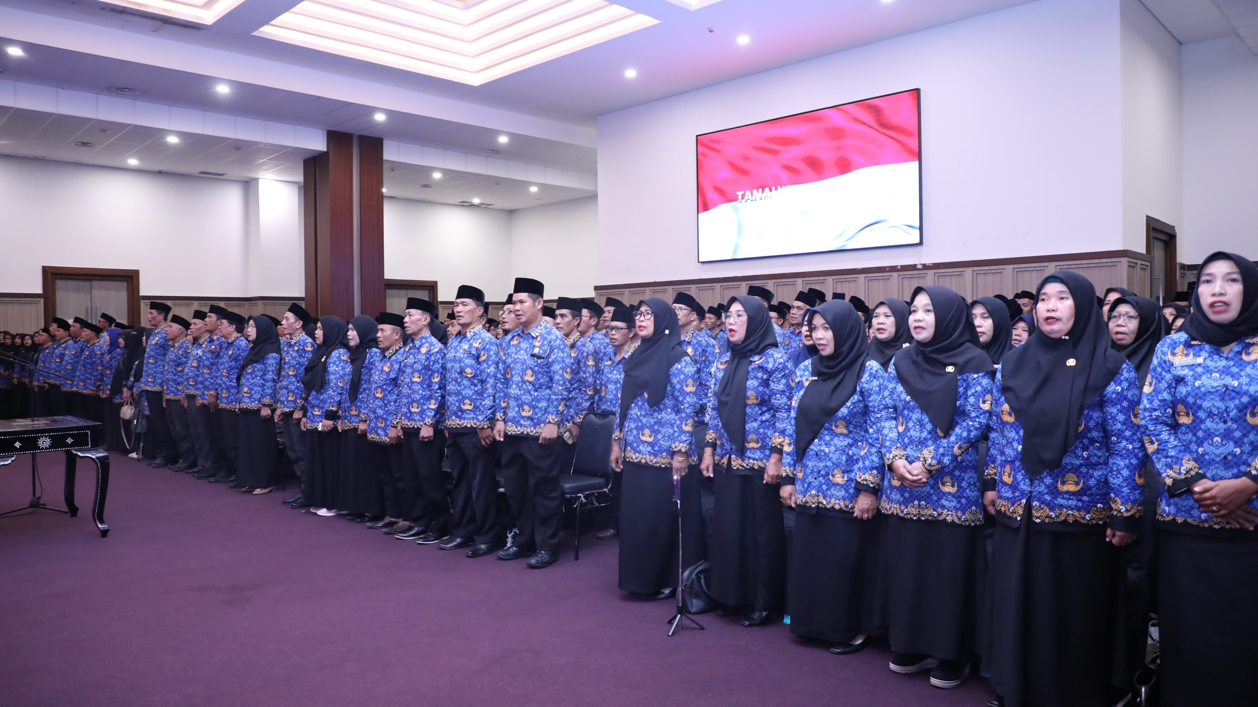 Lombok Tengah Lantik 450 Kepala Sekolah SMP, SD, dan TK Negeri