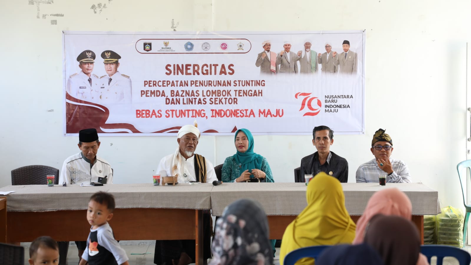 Penyaluran bantuan makanan kepada anak penderita stunting Kelurahan Gerantung